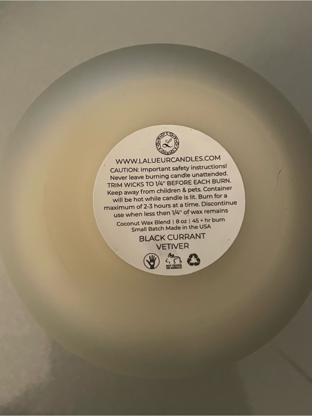 LA LUEUR Black Currant Vetiver Coconut Wax Scented Candle 8oz Luxury Gift NIB - Picture 3 of 7